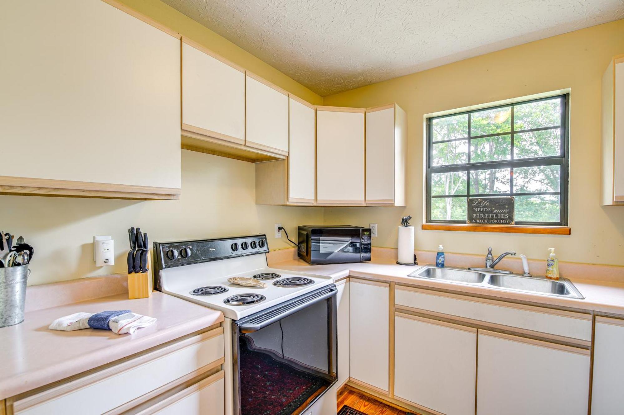 Pet-Friendly Sevierville Rental With Private Hot Tub Exterior foto